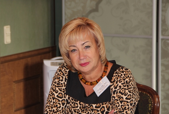 Ирина Петеляева переизбрана председателем регсовета. Никто уже и не помнит, какой раз по счёту выбирают её в председатели. С сентября 2007 года бессменно ходит в вождях и руководит, надо сказать, строго, кто рисковал когда-либо проявлять самостоятельность (непослушание) покинули партию «Справедливая Россия».